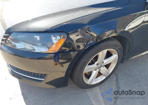 2013 Volkswagen Passat 2.5L Se z USA, uszkodzony, nr VIN 1VWBP7A3XDC095867